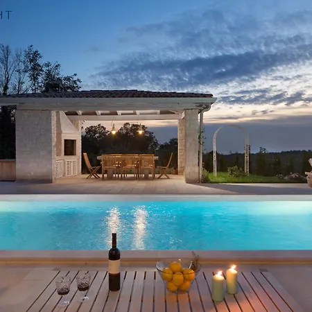 Villa Moonlight